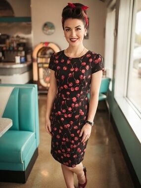 🍒 Betsey Johnson Black Cherry Print Bodycon Rockabilly Sheath Dress Size 8 🍒